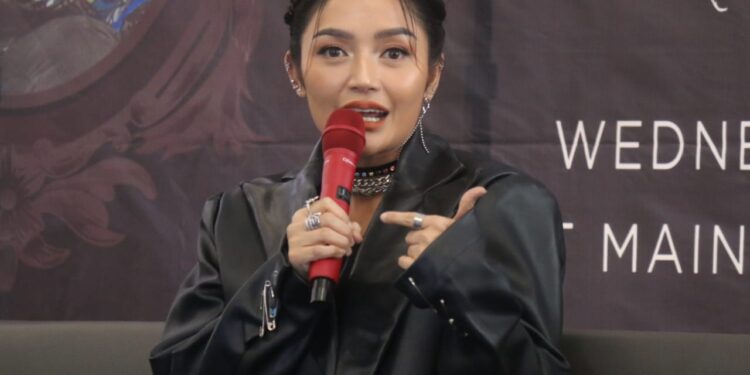 Vakum 3 Tahun, Siti Badriah Comeback Bawakan Single Berlirik Jawa.