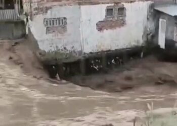 Sungai Cikapundung Meluap, Banjir Bandang Landa Bandung