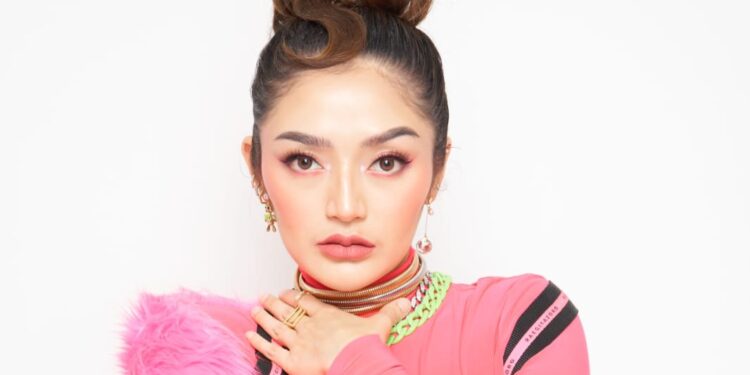 Pencapaian NAGASWARA di Jagad YouTube Menyambut Hari Musik Nasional, “Lagi Syantik” Siti Badriah Tembus 700 Juta Views!