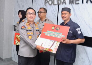 Kasie Humas Dan Personil Berprestasi Dapat Penghargaan Kabid Humas