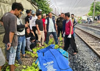 Pria Pengatur Lalin di Pintu Perlintasan KA Pondok Jati Tertabrak Kereta