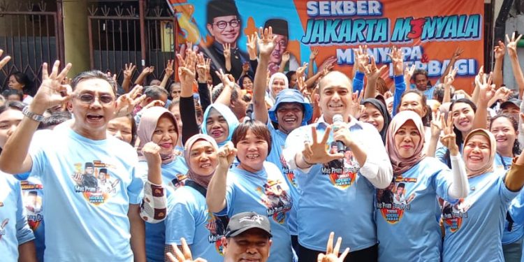 Jakarta Menyala, Relawan Pendekar Bagikan Ribuan Nasi Kotak kepada Masyarakat di Tanah Tinggi