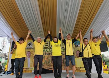 Meriahkan HUT Golkar ke 60, DPD Golkar Jakarta Timur Gelar Senam Bersama