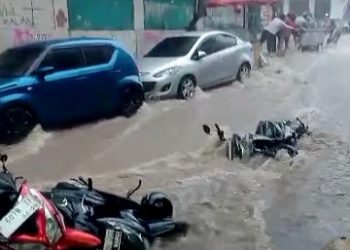 Hujan Deras Landa Sukabumi,Banjir Kepung Pemukiman Warga