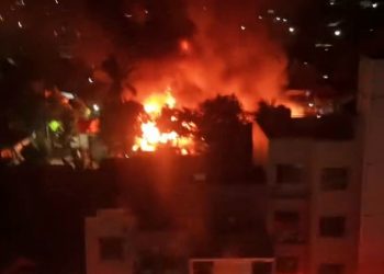 Kawasan Padat Hunian di Matraman Diamuk Api