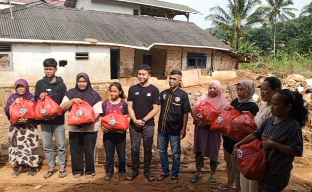 Tindak Lanjut Kepedulian Pendengar, Radio Muara Network Bantu Korban Bencana Sukabumi