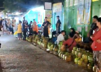 Antri Dapatkan Gas 3kg Sejauh 1KM, Seorang Ibu Meninggal Dunia