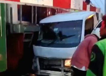 Terjebak Kemacetan, Bocah 15 Tahun Tertabrak KA di Perlintasan Pondok Jati