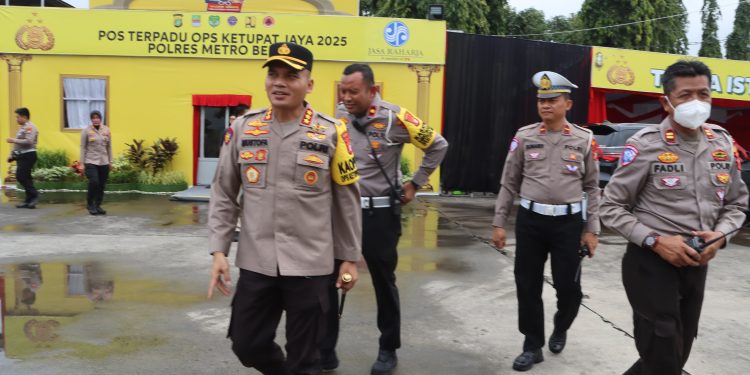 Pastikan Keamanan dan Kenyamanan Pemudik, Kapolres Metro Bekasi Tinjau Pos Pengamanan Mudik