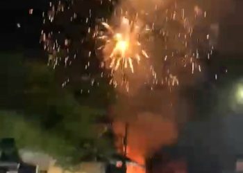 Toko Mainan Dan Petasan di Bogor Terbakar, Letupan Kembang Api Hiasi Langit