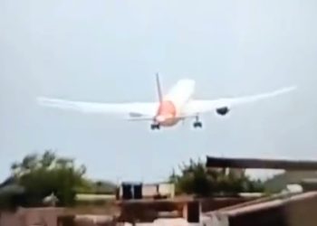 Pesawat Boing 787-8 Dreamliner Milik India Terjatuh, Seluruh Crew Dan Penumpang Jadi Korban