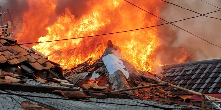 Kebakaran di Bukit Duri Tewaskan 4 Orang Anak