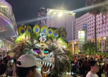 Sambut Karnaval HUT RI Ke 80, Puluhan Ribu Masyarakat Padati Bundaran HI