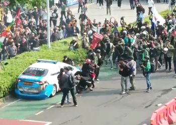 Buntut Insiden Driver Ojol, Bentrokan Meluas Hingga Pagi