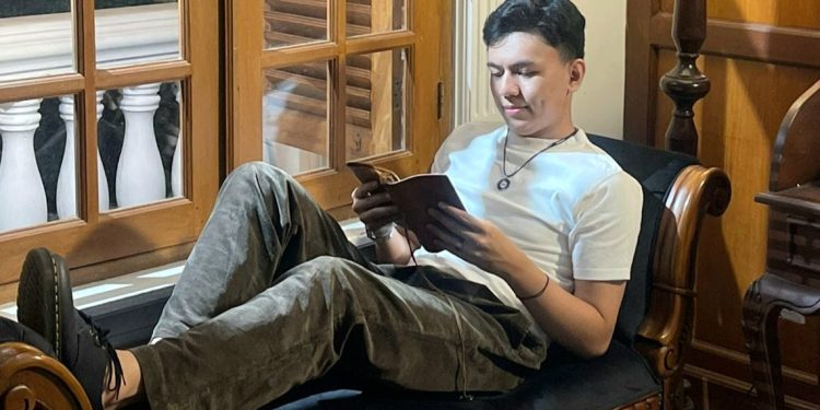 Farell Kasela Rilis Single Perdana “Tetaplah Kau Jadi Milikku”, Buktikan Warisan Musik Sang Ayah Ian Kasela