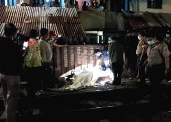 Menunggu Driver Ojol, Wanita Muda Tersambar Commuterline di Tebet