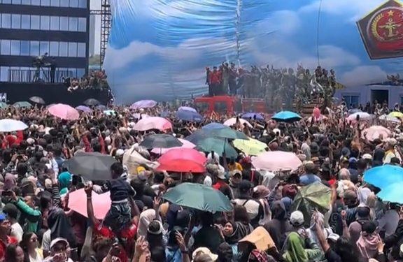 HUT TNI Ke 80,Ribuan Masyarakat Padati Silang Monas.