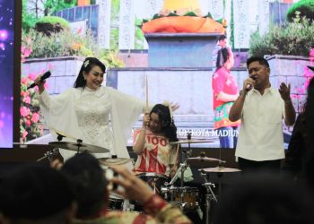 Dica Melo Feat Alboba Jadi Bintang Panggung di Acara FORWAN, Kepala RRI dan Brigjen (Purn) Amrizar Ikut Terpukau!