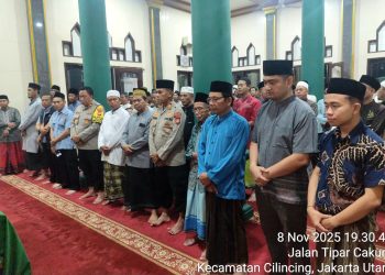 Wujud Duka atas Gugurnya Penjaga Jakarta, Kapolsek Cakung Hadiri Pemakaman dan Berikan Santunan kepada Keluarga Duka