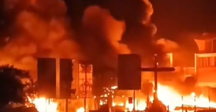 Truk Tangki BBM Terguling,Kebakaran Hebat Landa Cianjur