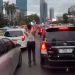 Pemain Sepatu Roda Nekat Terobos Jalur Protokol Ditengah Macet