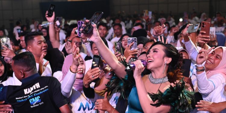 Cici Marissa “Si Racing” Pukau Ribuan Peserta Global MJA Conference 2025 di Smesco Jakarta