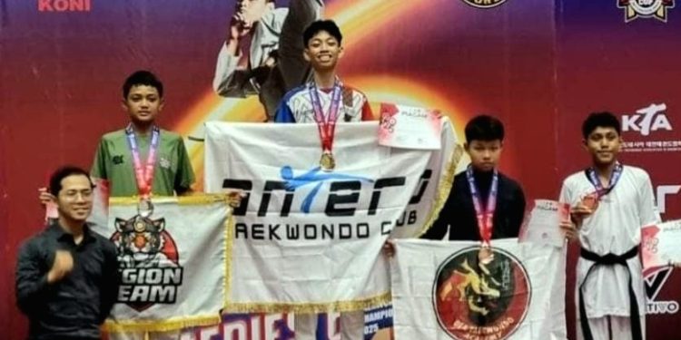 Fattaah Nur Halim Sumbang medali Emas Pertama Untuk Antero Taekwondo Club