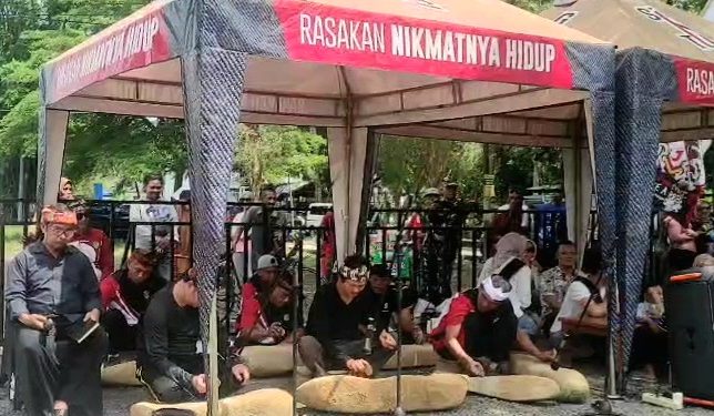 Gamelan Batu Pra Sejarah Ditemukan di Banjar.