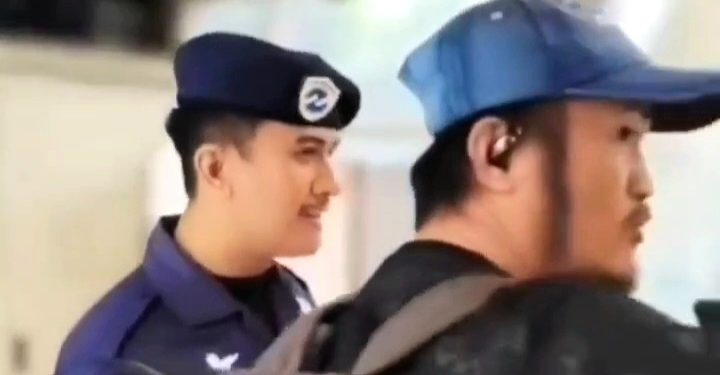 Tolak Pembayaran Tunai Seorang Nenek, Pelayan Gerai Roti Dimaki Konsumen