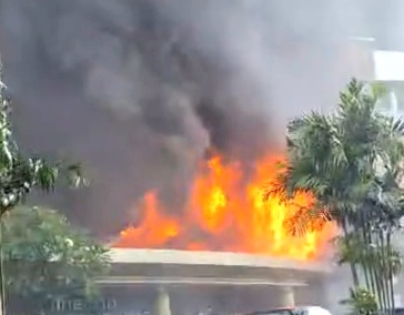 Pengerjaan Proyek Dengan Las, Mall Ciputra Cibubur Kebakaran