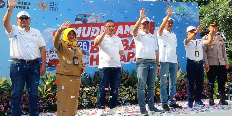 PT.Pegadaian Kanwil VIII Jakarta I Lepas Ratusan Pemudik