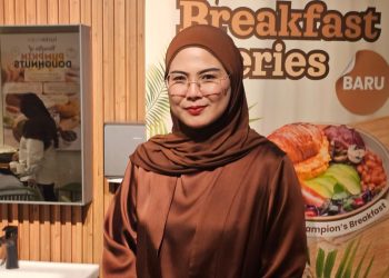 Nina Nugroho Luncurkan Koleksi Ramadan dan Hari Raya 2026, Tenun Garut dan Busana Sarimbit Jadi Andalan
