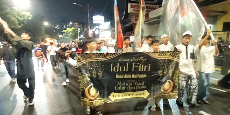 Sambut Kemenangan Nan Fitri, Ratusan Warga Bukit Duri Gelar Pawai Takbir