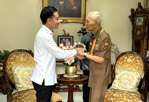 Wakil Presiden ke 6 H.Try Sutrisno Meninggal Dunia