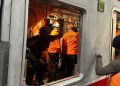 Proses Evakuasi Korban Kecelakaan Kereta di Bekasi Timur Masih Dilakukan,14 Orang Dinyatakan Meninggal Dunia .