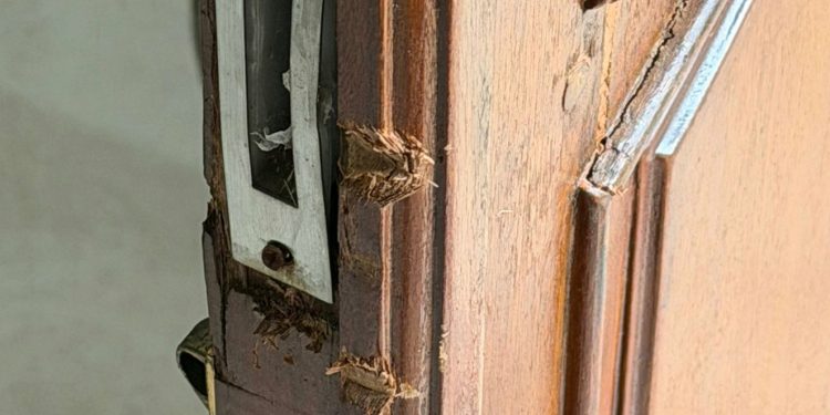 Rumah di Tangerang Selatan Dibobol Maling..Laptop,Piringan Hitam Dan Memorabilia Oasis Puluhan Juta Raib