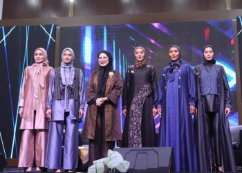 Fashion Show Nina Septiana Nugroho Curi Perhatian di Diskusi NGOBRAS Kartini Film, Musik dan Seni
