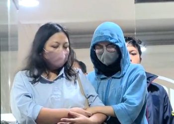 Diperiksa Siber Polda Metro Jaya Terkait Berita Hoaks,Model AWS Menangis di Depan Wartawan.
