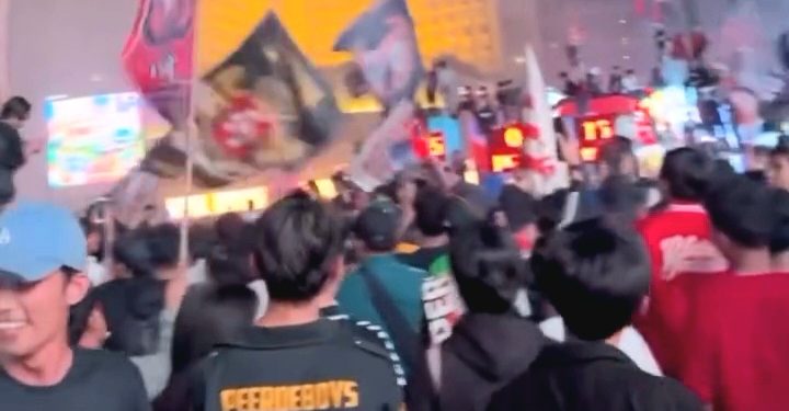 Rayakan HUT Jakarta ke 499,Ribuan Warga Padati Bundaran HI
