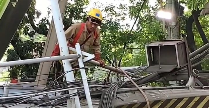 Tidak Memungkinkan Digunakan,JPO Tendean Akhirnya Dibongkar