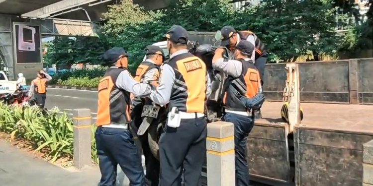 21 Motor Terjaring Operasi Penertiban Oleh Sudinhub Jakarta Selatan