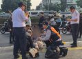 Dishub Jakarta Selatan dan Korlantas Polri Bantu Evakuasi Korban Kecelakaan