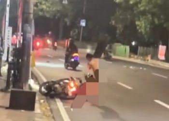 Pria Tanpa Busana Ngamuk di Lenteng Agung