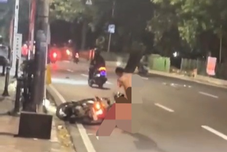 Pria Tanpa Busana Ngamuk di Lenteng Agung